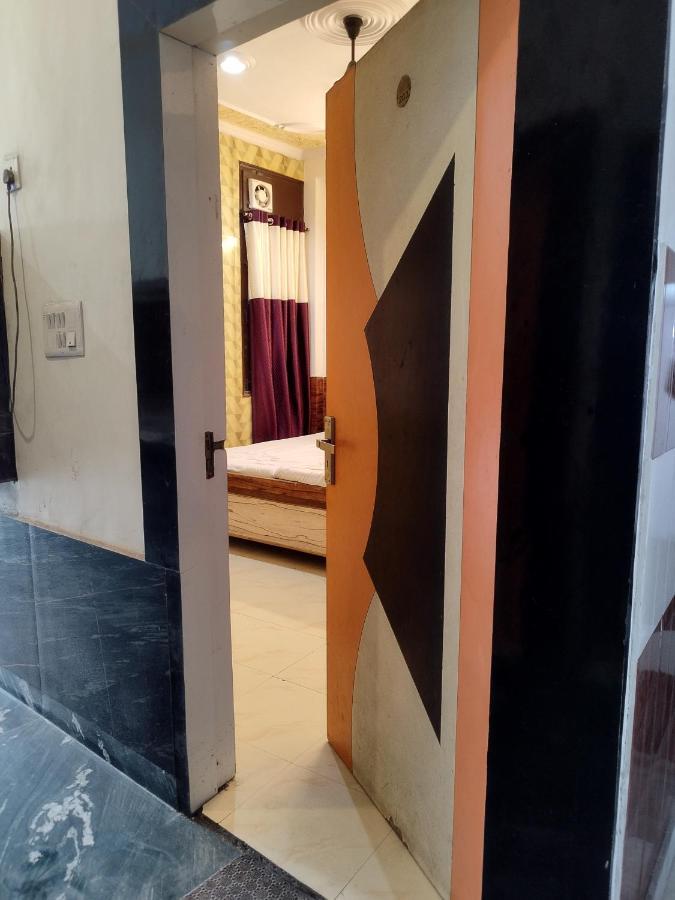 Shraddha Hotel Aligarh Room photo