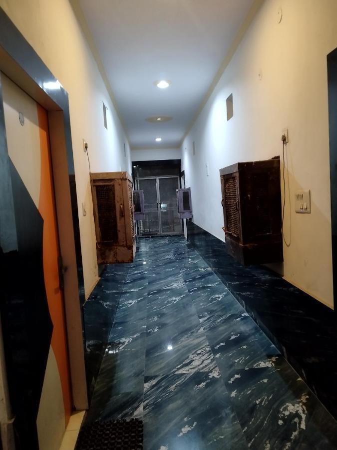 Shraddha Hotel Aligarh Exterior photo